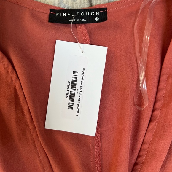 Coral colored cropped tie top - Picture 3 of 4